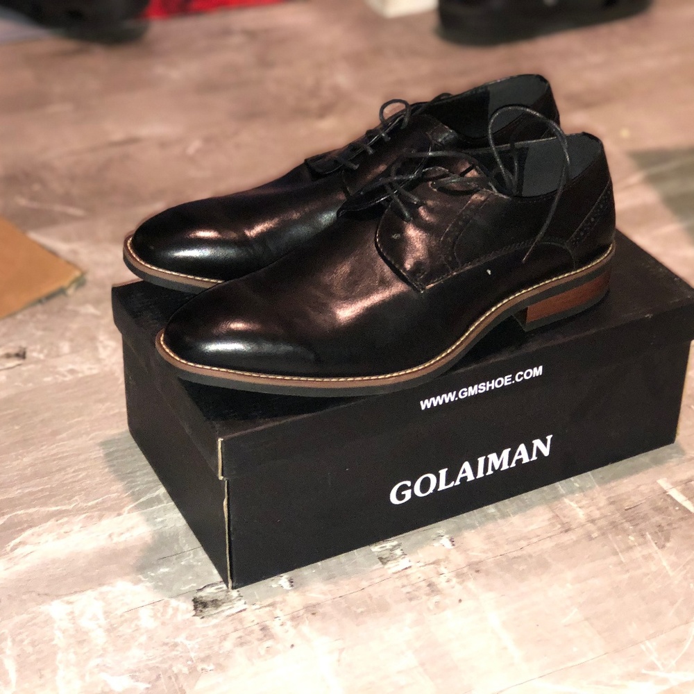 Black dress shoes